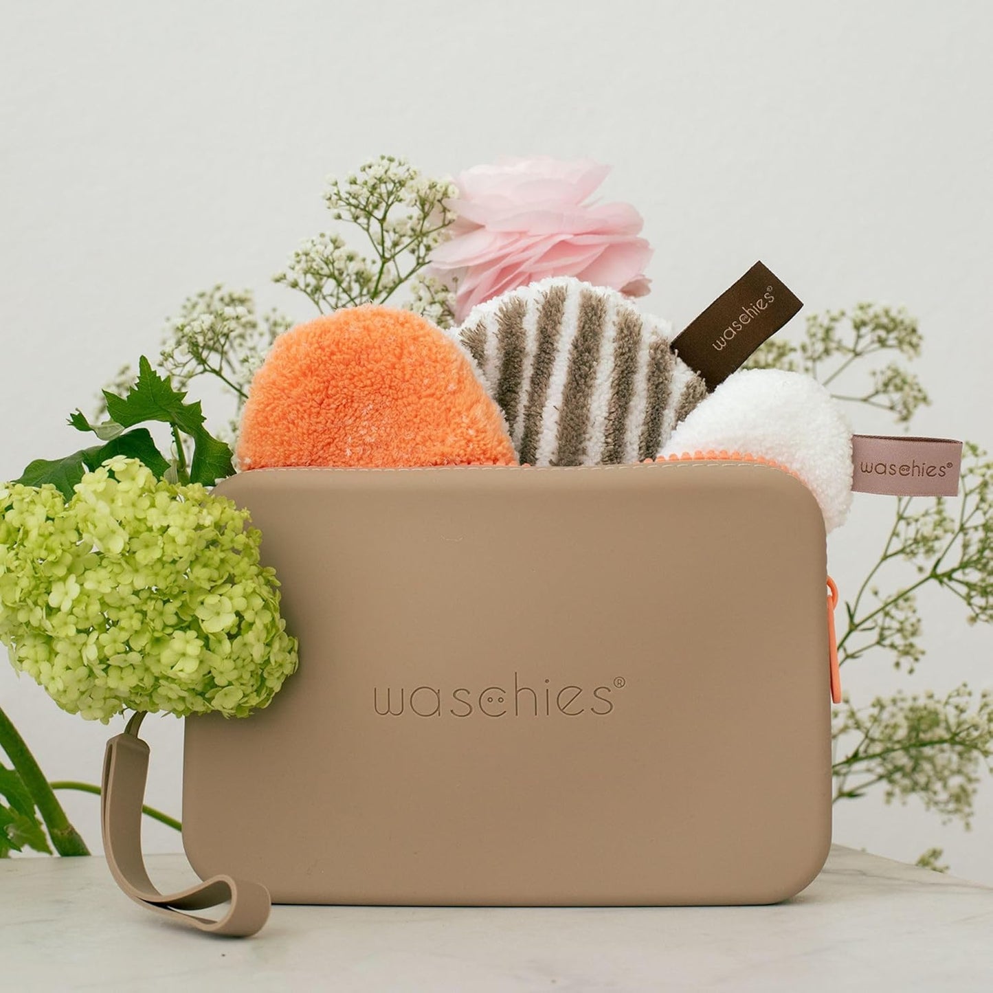 Reusable Face Cleansing Pads & Cosmetics Travel Bag – Makeup Remover, Exfoliator & Toner Pads - Zero Waste Washable Bag - Hypoallergenic & Suitable for All Skin Types (Brown)